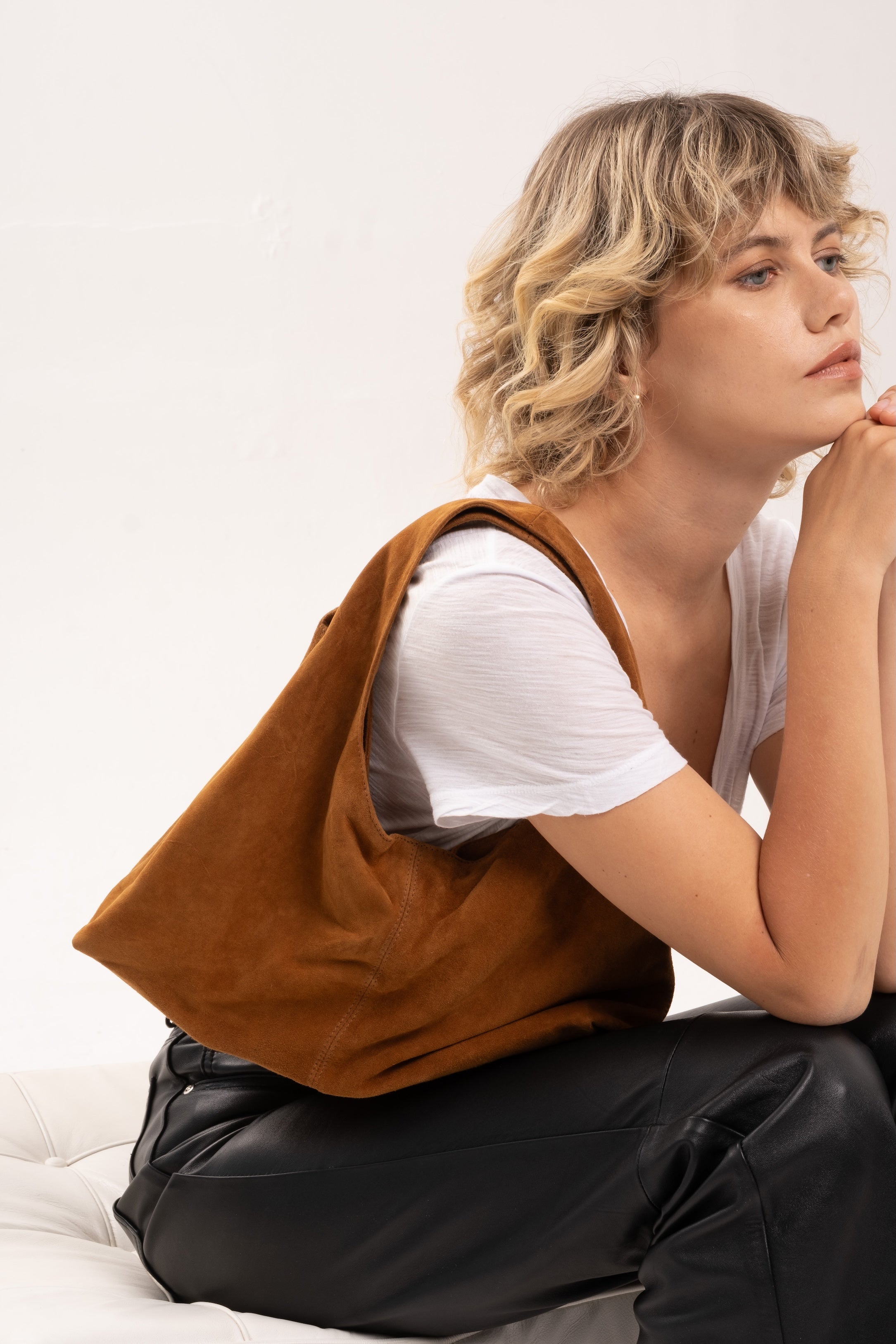 SCARLETT HOBO BAG - TOBACCO